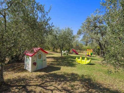 Splendid Farmhouse In Castelfiorentino With Garden