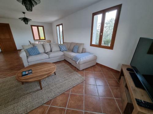 Villa Dans Le Lub�ron Avec Piscine Chauff�e Sans Vis � Vis