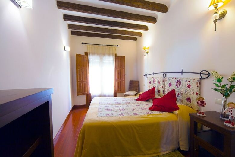 Apartamentos Casa De La Mezquita