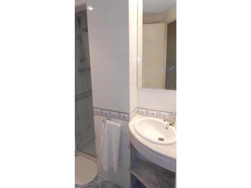 Holiday Home Passeig Del Serrat L�ocata