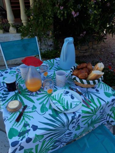 Bed & Breakfast Chambre D Hotes � 4 Kms D Uzes