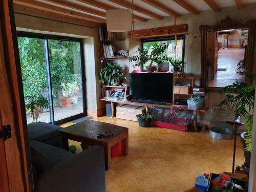 Maison Atypique Et Chaleureuse Dans La Nature