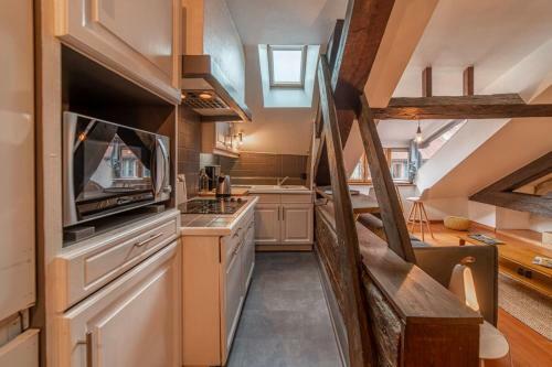 Apartment For 6 People In The City Center