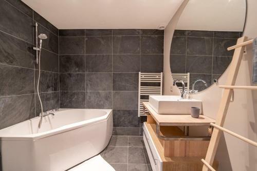 Apartment For 6 People In The City Center