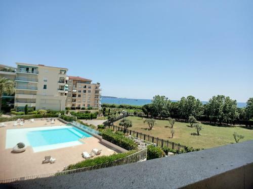 Apartamento Les Pins Bleus Piscine Plage