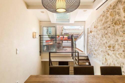 Luxurious 2-beds House In Old Antibes, Terrace