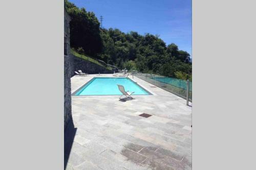 Beautiful Poolside And Stunning Lake View Gardenia
