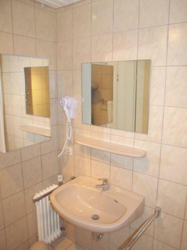 Business Meets D�sseldorf Apartments