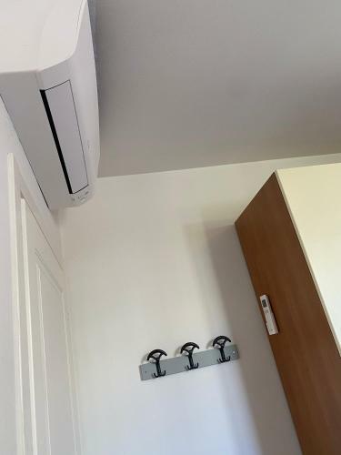 Delightful 2 Bedrooms Apartment With Patio.