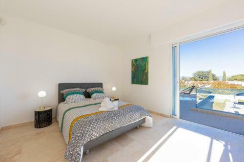 Luxurious Sea View Villa Outside Infinity Pool - Heated Indoor Pool