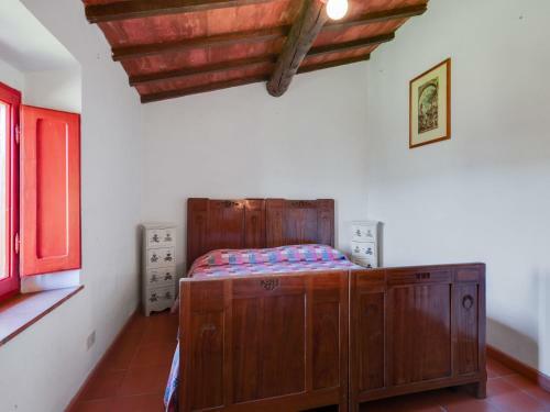Magnificent Holiday Home In Poppi With Swimming Pool