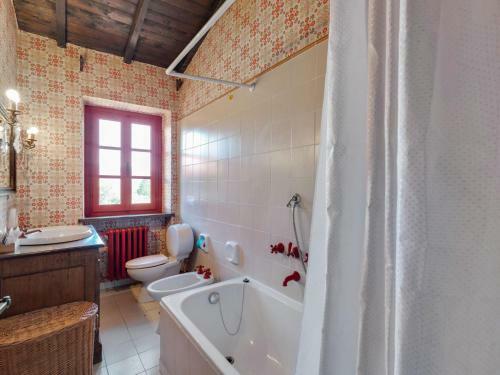 Magnificent Holiday Home In Poppi With Swimming Pool