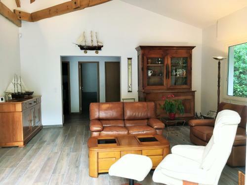 Villa Avec Piscine � 200m De La Plage Pereire