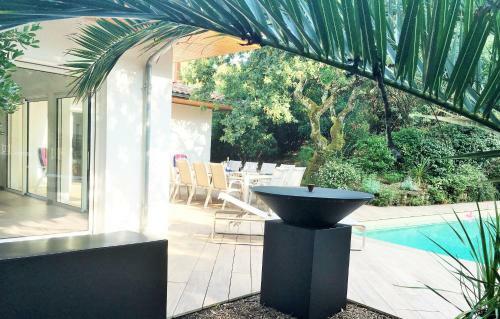 Villa Avec Piscine � 200m De La Plage Pereire