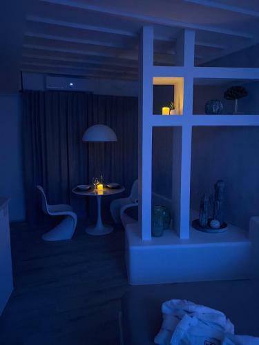 Home3 Bed Living Suite&relax