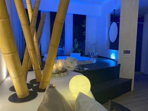 Home3 Bed Living Suite&relax