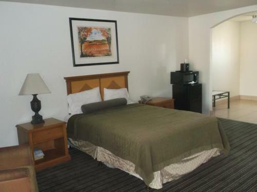 Hotel Travel Inn And Suites