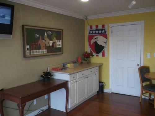 Hotel Travel Inn And Suites