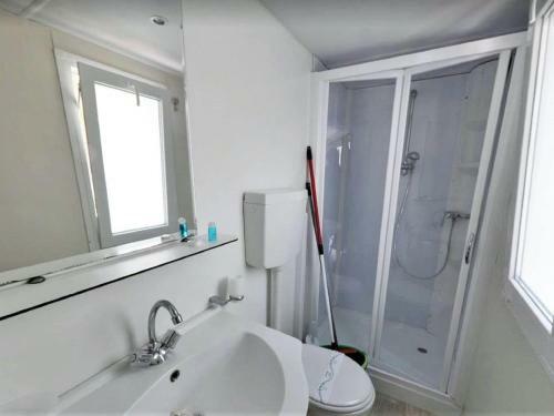 Pleasant Mobile Home In Castiglione Del Lago With Pool