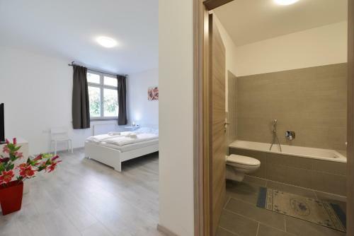 Mary's Rooms & Apartments
