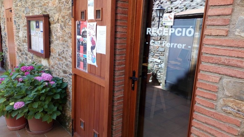 Apartaments Turistics Cal Ferrer
