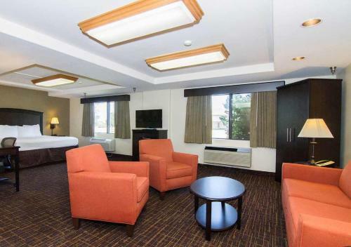 Hotel Americinn Lodge & Suites Peoria