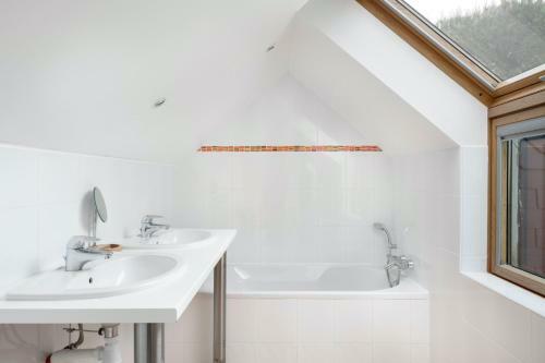 Belle Maison Pour Six Personnes A Arzon