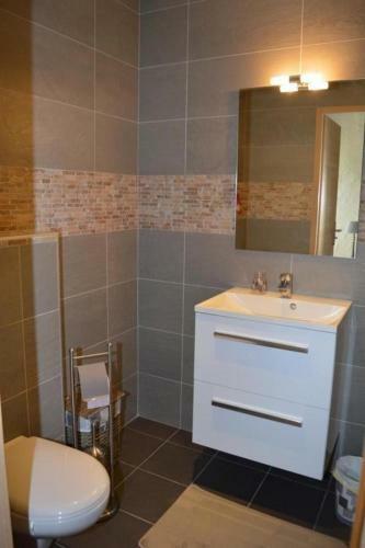 Hostal La Perroni�re