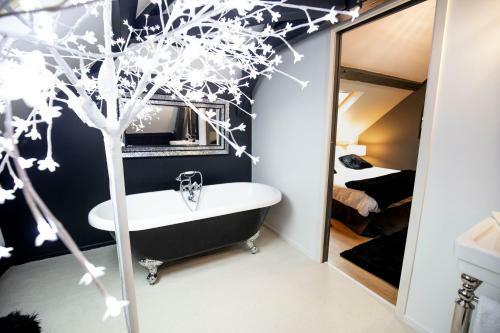 Hostal Le Baptist�re - Adults Only