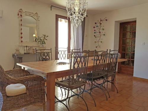 Modern Villa With Swimming Pool In Aups