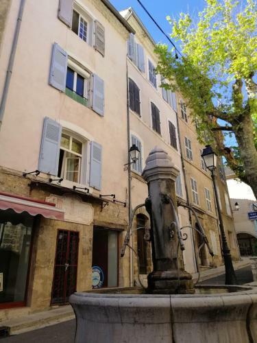Apartamento Bel Appartement Au Centre De Aups