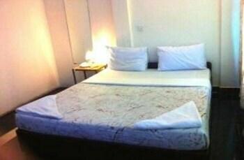 Hostal Golden World Guesthouse