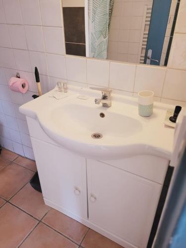 Apartamento Studio With Wifi For 2 Near Remparts D'avignon