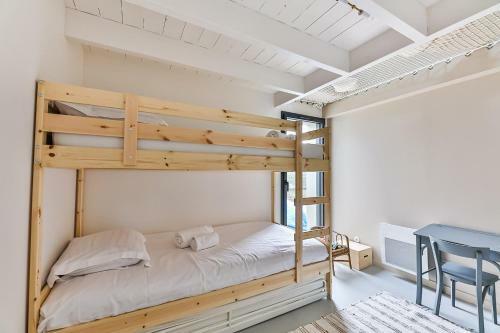 Maison Neuve D�cor�e Avec Go�t � Barb�tre