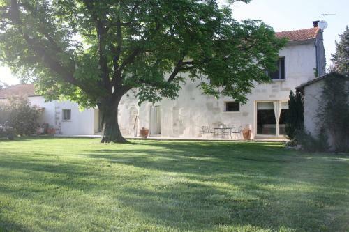 Le Petit Mas Entre Provence Et Camargue 5 Pers