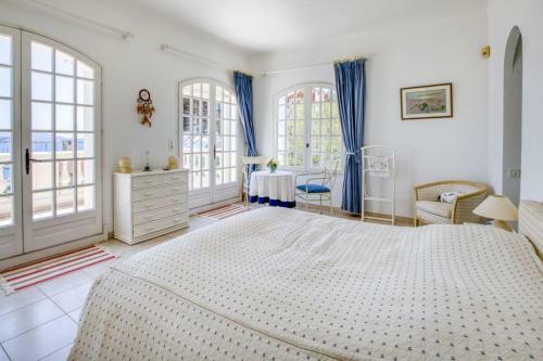 Magnificent Luxury Flat With Terrace In Bandol