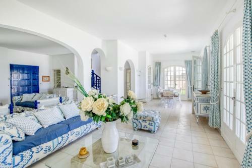 Magnificent Luxury Flat With Terrace In Bandol