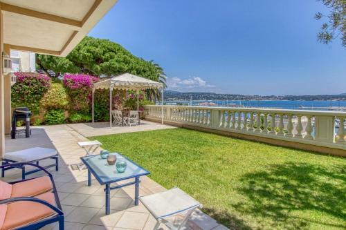 Magnificent Luxury Flat With Terrace In Bandol