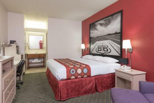 Americinn Hotel And Suites