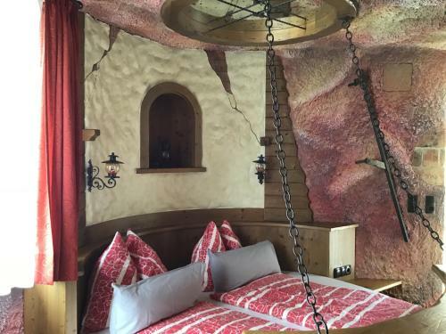 Hostal Themenpension Haus Sanz