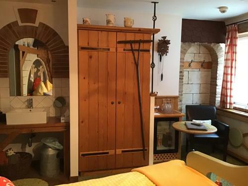 Hostal Themenpension Haus Sanz