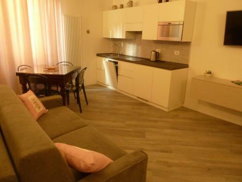 Apartamento La Torre Lunga -smart Working- 150 M Dalle-from Due Torri-two Towers