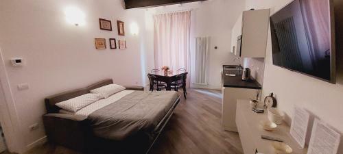 Apartamento La Torre Lunga -smart Working- 150 M Dalle-from Due Torri-two Towers