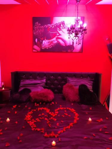 G�te Ange Ou D�mon, Love Room, Jacuzzi, Sauna, Spa