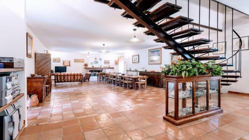 Villa Vallocchia - Sleeps 18 Exclusive Poolgrounds Spoleto 10 Mins Rome 1 Hr