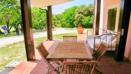 Villa Vallocchia - Sleeps 18 Exclusive Poolgrounds Spoleto 10 Mins Rome 1 Hr
