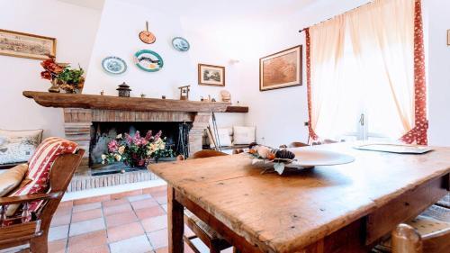 Villa Vallocchia - Sleeps 18 Exclusive Poolgrounds 2
