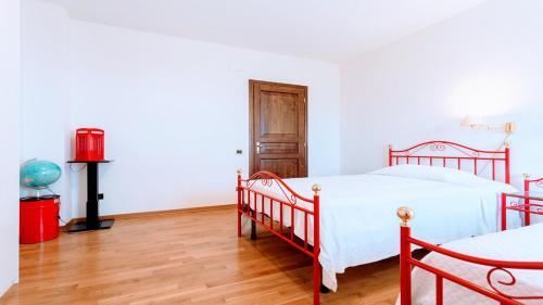 Villa Vallocchia - Sleeps 18 Exclusive Poolgrounds 2