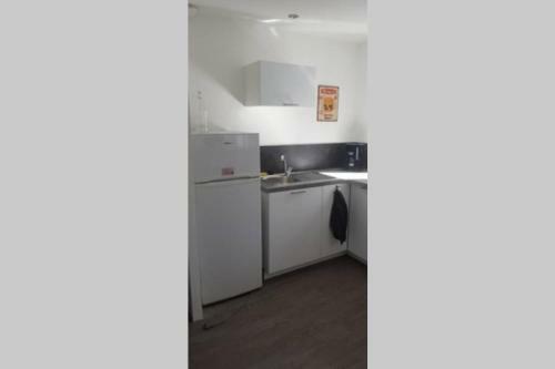 Maisonnette Sur La Voie Verte � Berz� La Ville