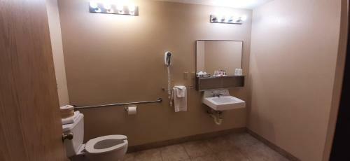 Motel Royal Inn & Suites